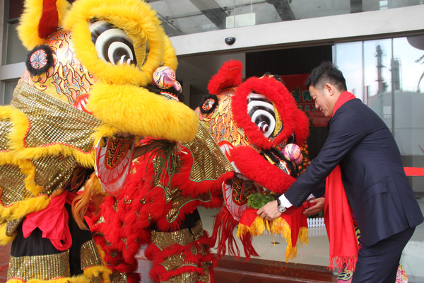 千秋偉業(yè)添錦繡 萬里鵬程展宏圖 —— 常青樹舞獅獻瑞賀新春，歡天喜地迎開工！
